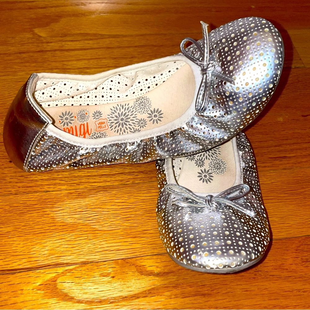 Girls Silver Metallic Ballet Flats with Bow